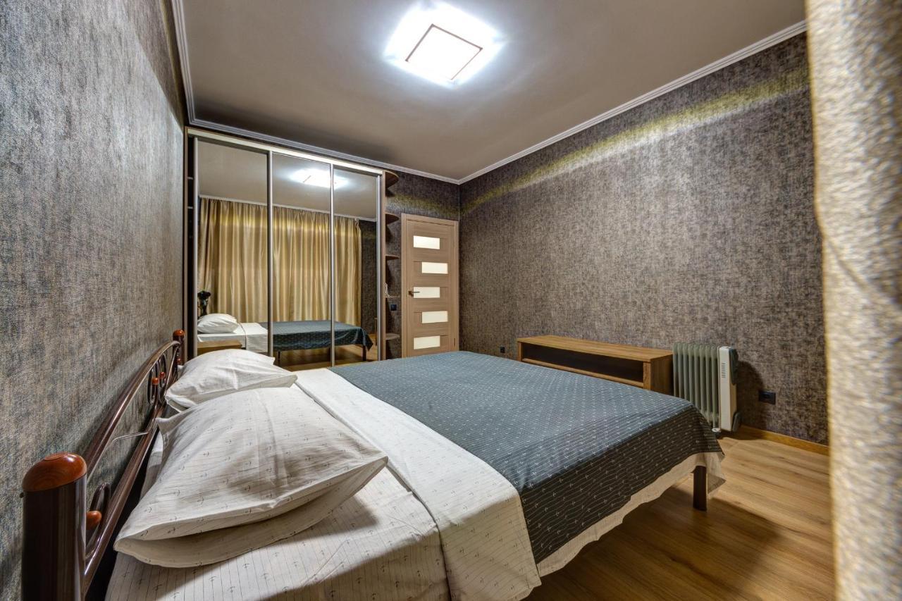Apartments Near Ukraina Shopping Mall Kiew Exterior foto